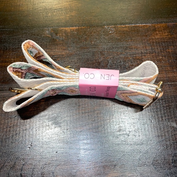 JEN & CO Chevron Shoulder Adjustable Guitar Strap Pink Green - Picture 2 of 4